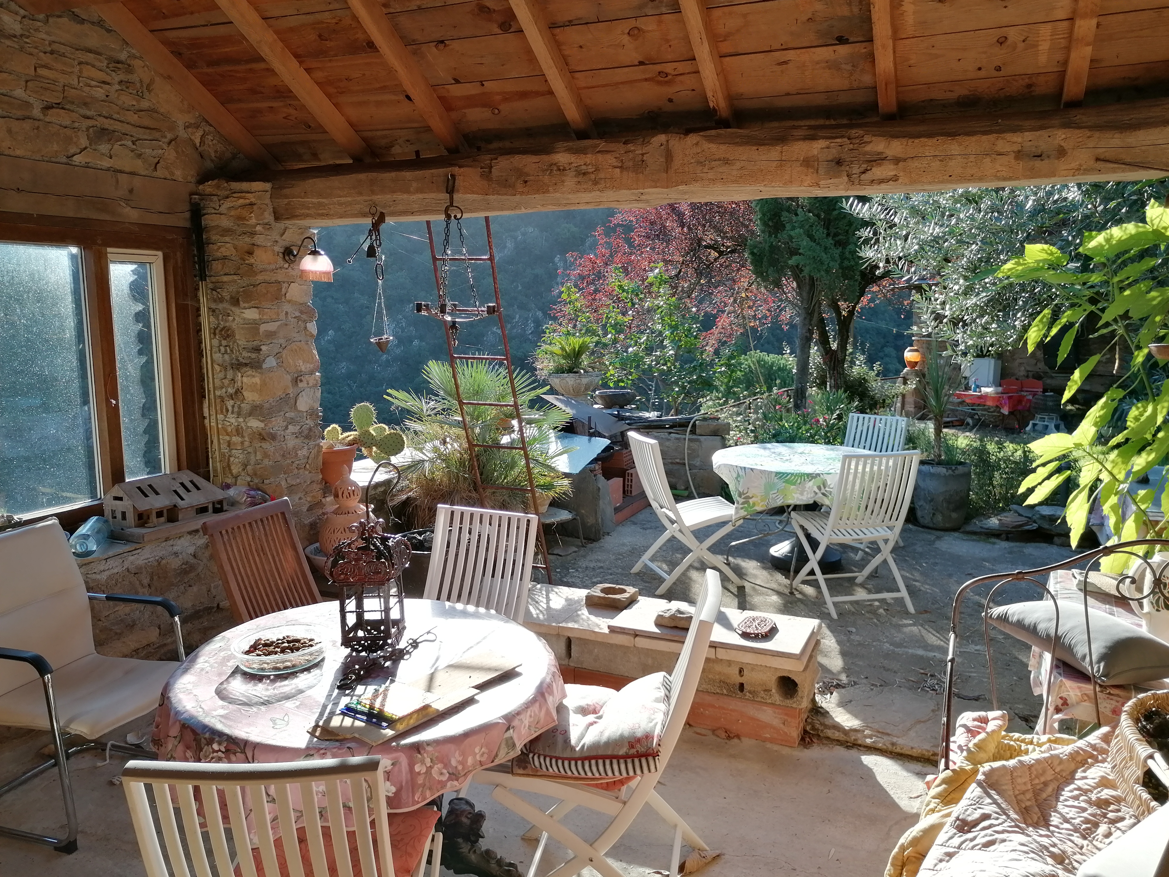 Maison de Jardin avec vue sur la Vallée du Tarn